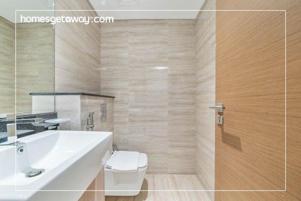 Premium 2BR Apt Home Fully Furnished