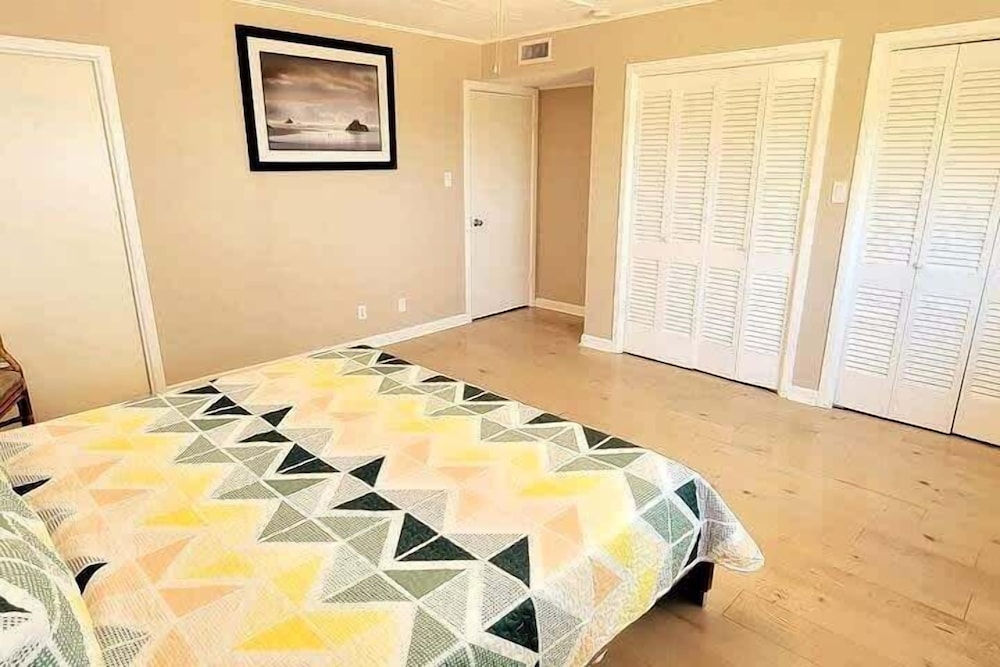 Madre Azul Bay House 3 Bedroom Home