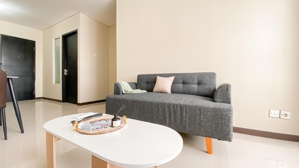 New Furnished and Homey 2BR Apartment Nifarro Park