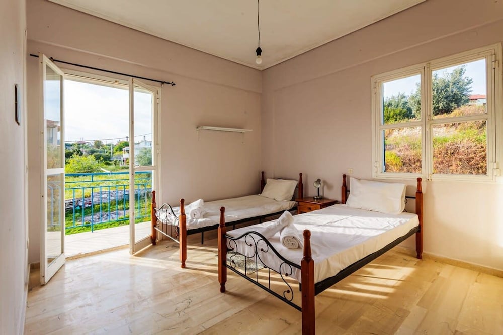Koroni Seaview Retreat - Summer Escape Lodging