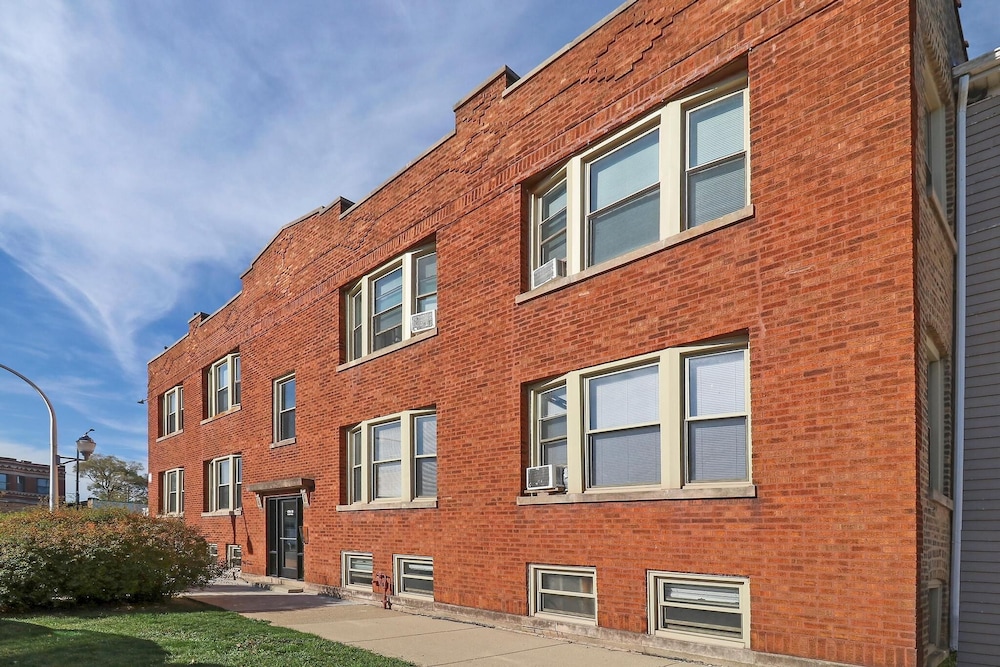 3BR Furnished Stay - Belle Plaine 2W