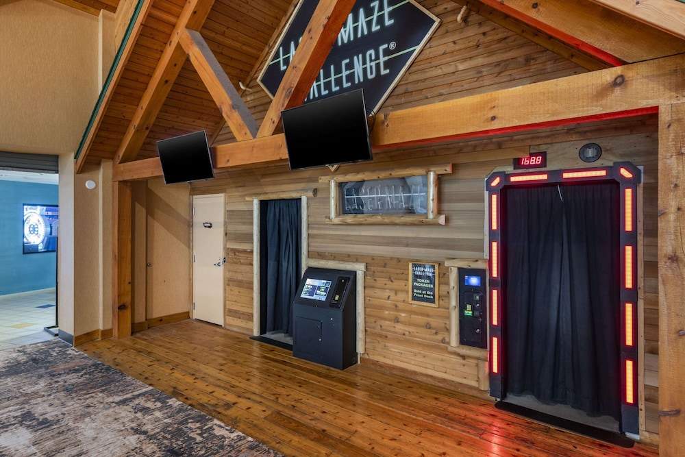 Three Bears Waterpark Resort Near Tomah, Ascend Collection Hotel