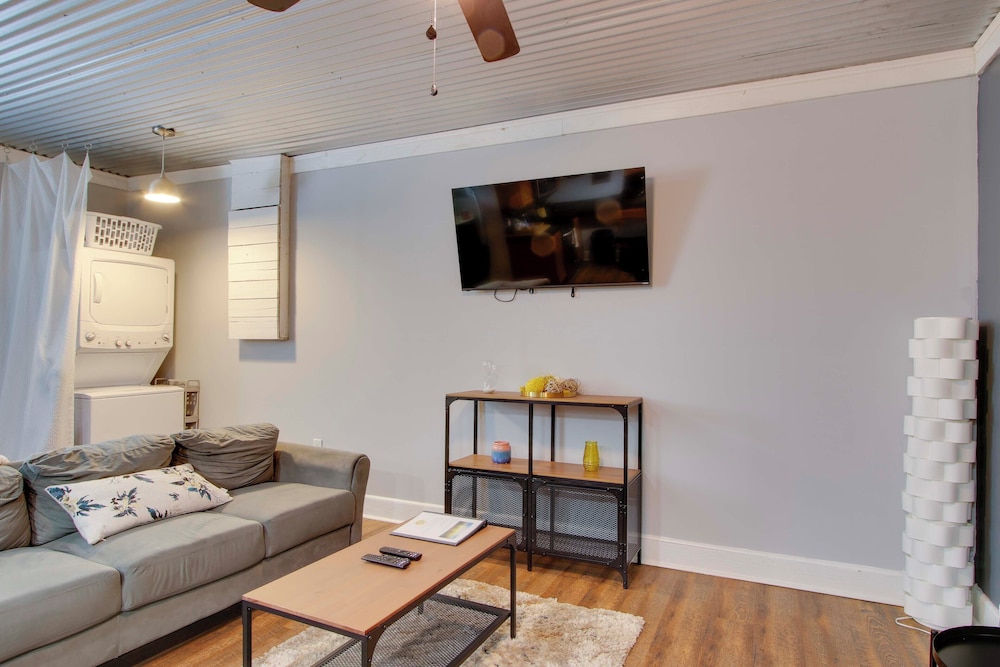 Commuter-friendly Rental Unit in Greenwood!