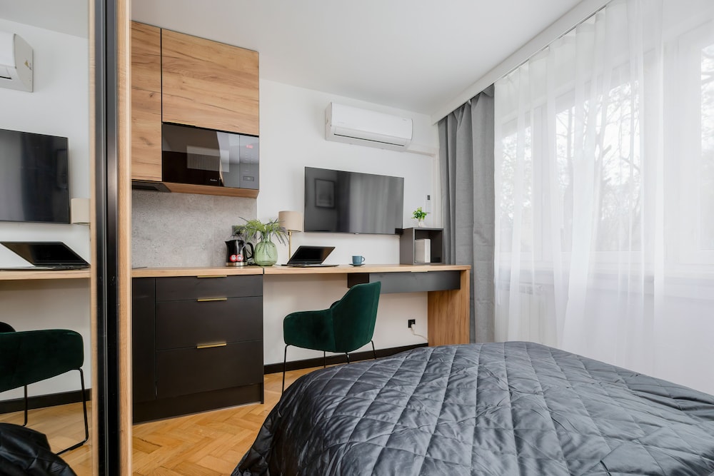 Black & Wooden Apartment by Renters view 3