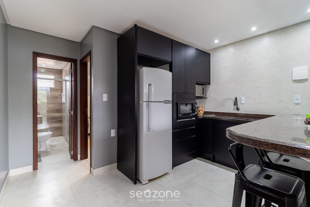 Apts Near the Beach w/ Full Amenities - RNC