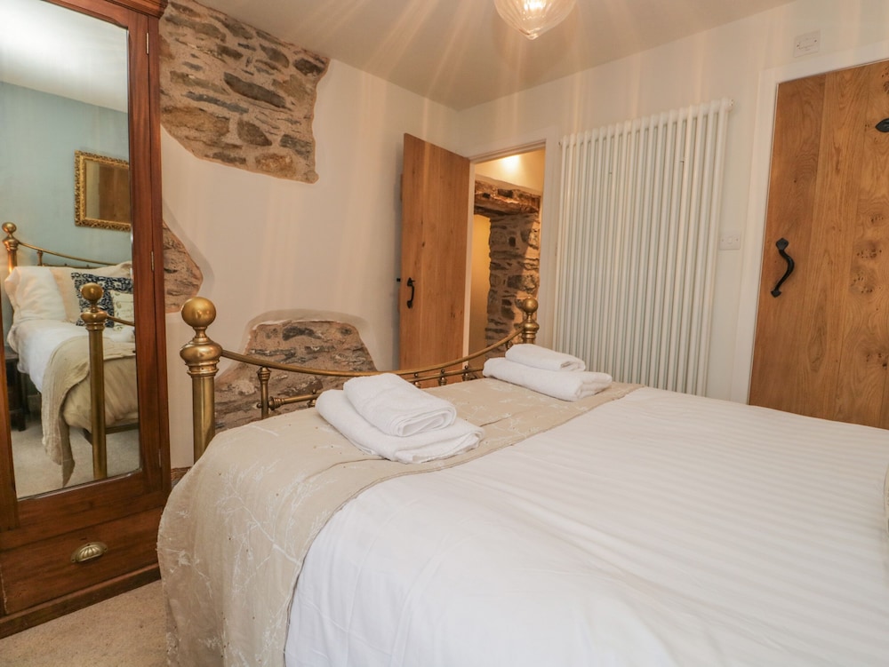 1 Sunny Point Cottages