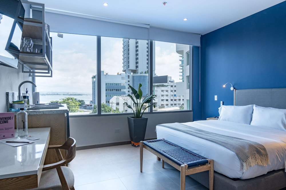w Idyllic 3BR w Vibrant Terrace in CTG