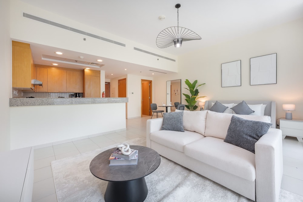 Minimalist and Modern Studio in Business Bay
