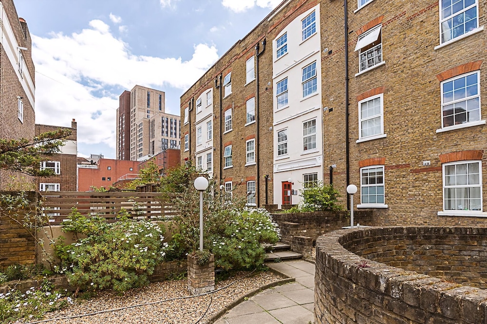 Stylish East London Flat Near Spitalfields Market
