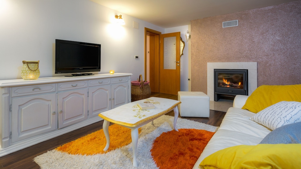 Luxury Holiday House Sinj view 4
