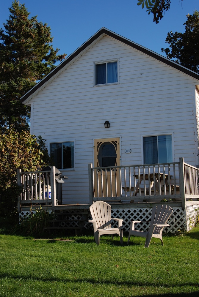 Shining Waters Cottages