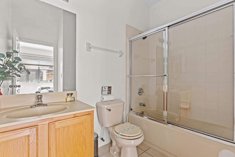 Pet Friendly 4 BR With Hot Tub