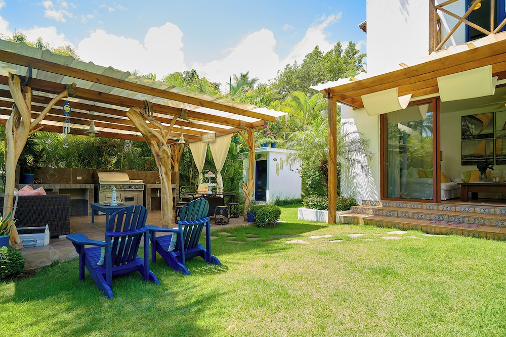 Beach Villa in El Portillo Sleeps 12
