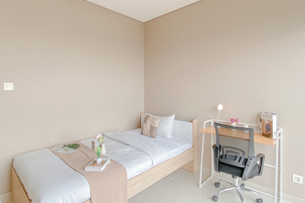 Good Deal and New Furnished 2BR Ciputra International Apartment