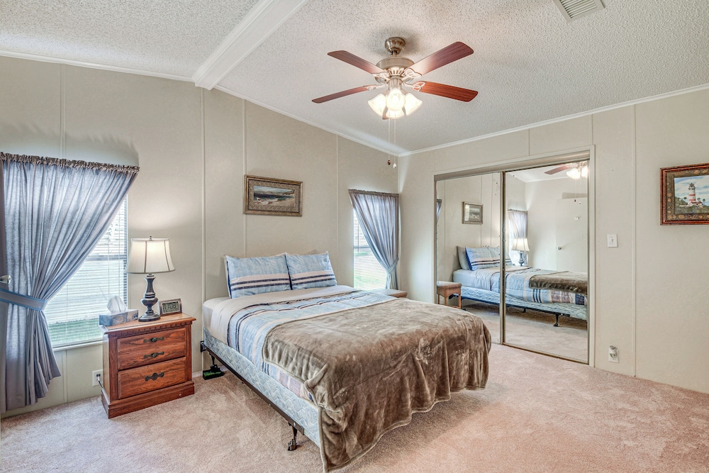 Walk to Indian River From Pet-friendly Home! view 4
