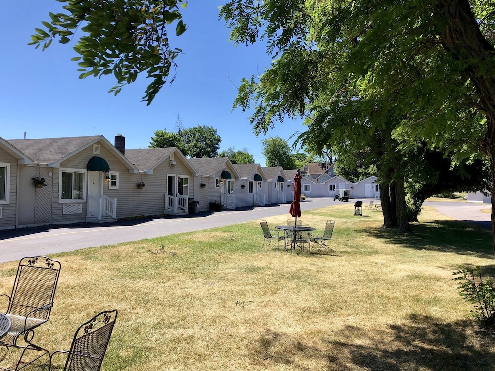 Lockview Motel