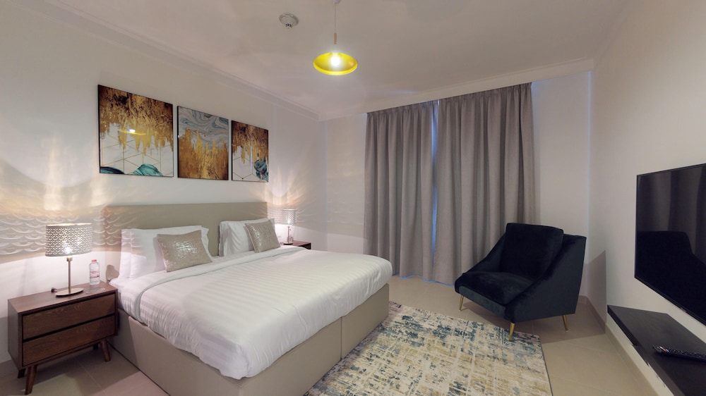 Lux BnB Dubai Creek Residences