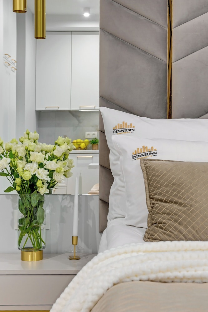 Doki Living & Foodhall by Downtown Apartments