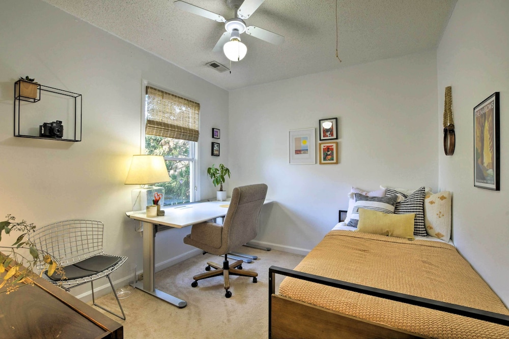 Home With Outdoor Oasis in Downtown Raleigh! view 5