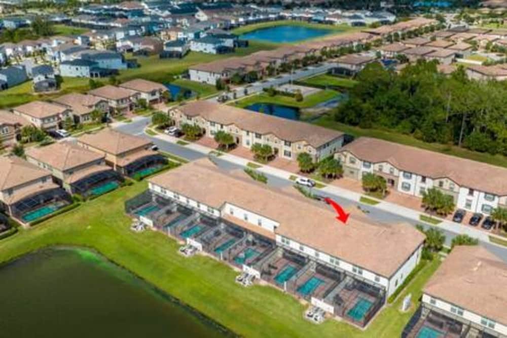 Free Water Park Private Pool and Lakeview view 3