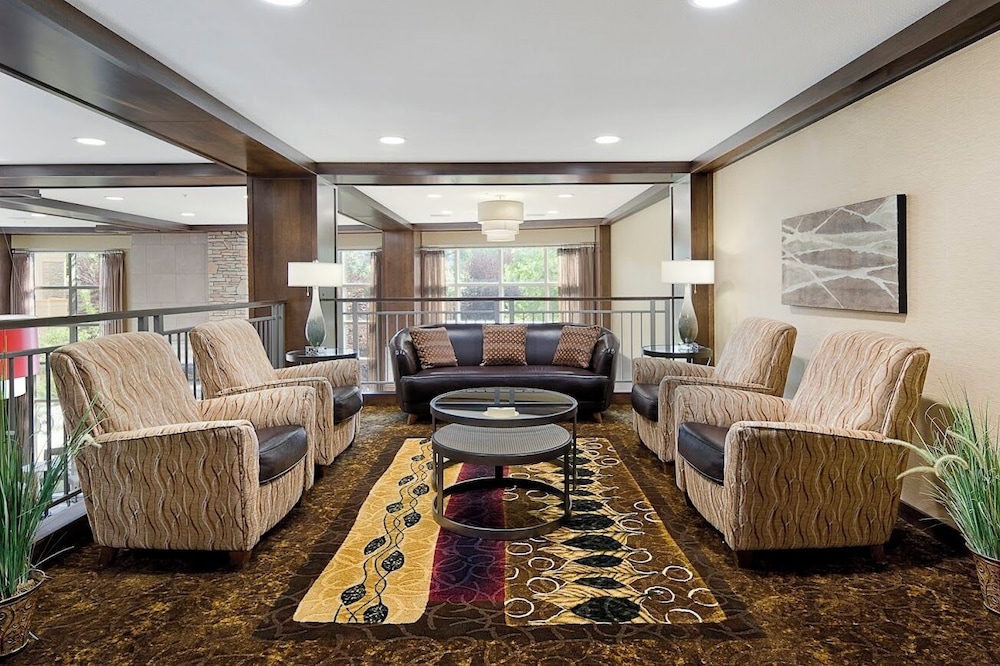 Rapid City Vacations - Clubhouse Hotel  Suites Pierre - Property Image 2