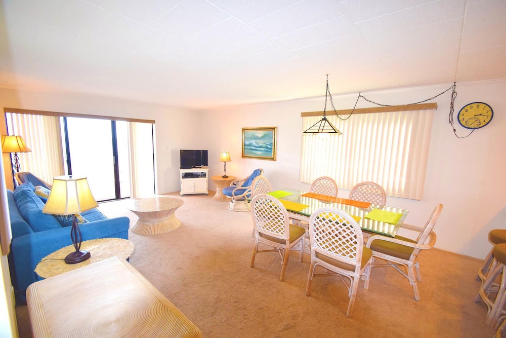 Ocean Hideaway 211