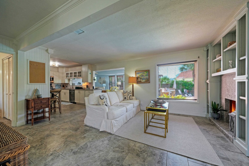The Koi Marlin Port A Home w/ Pool, Pond, Grill & Near Beach + Marinas