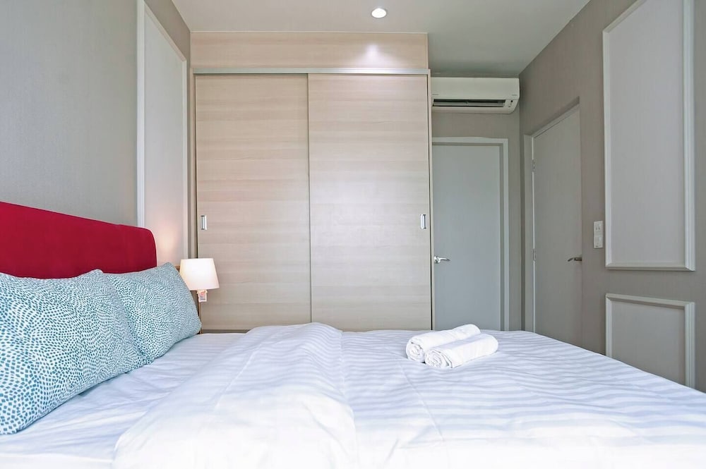 ICity Luxury Condo by Smarthome