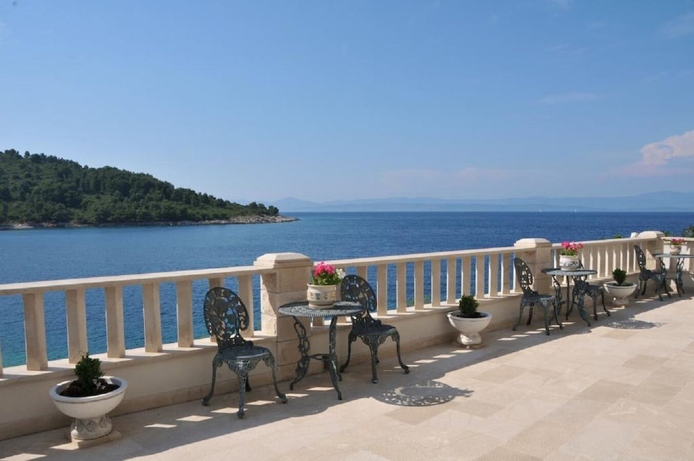 Sonja - 10m From Beach - A1-plavi view 4