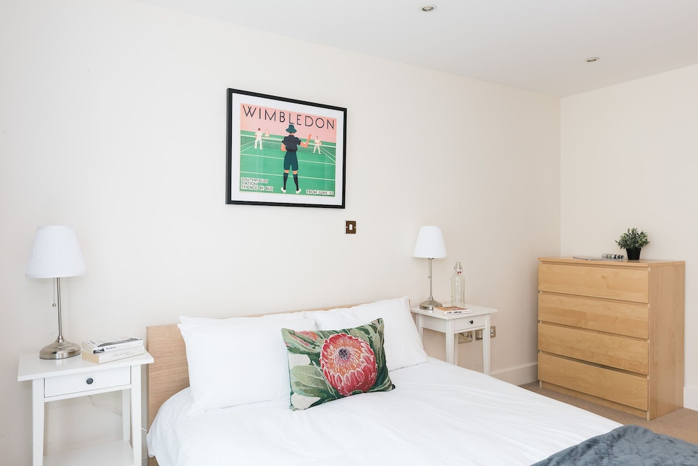 Spacious 2 Bed - Battersea High Street