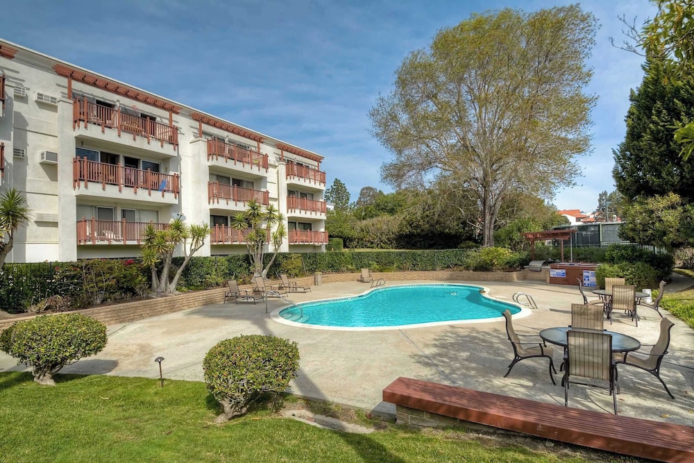 La Costa Gem - Condo for 3!