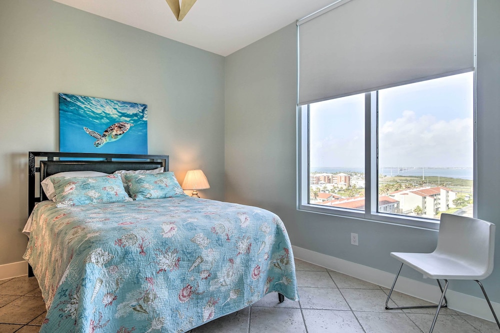South Padre Island Retreat w/ Beach Access! view 3