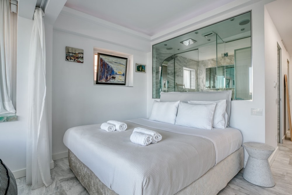 South Blue Luxury Apartment in Vouliagmeni