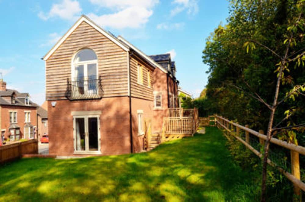 Stroud Vacations - Cotswolds Valleys Accommodation-Stony Hs - Property Image 2