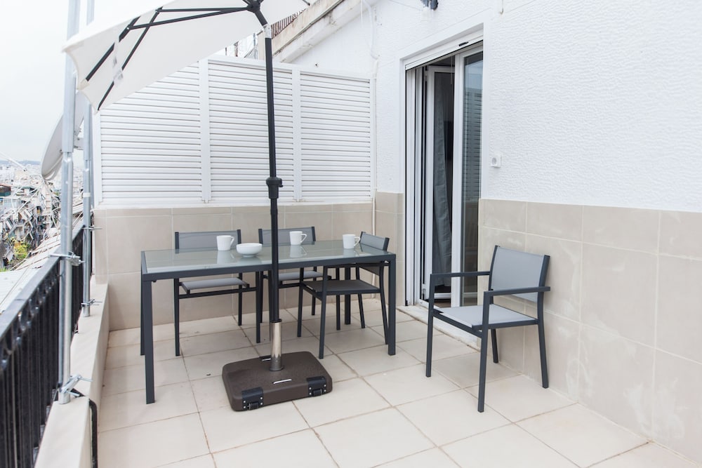 Modern Comfort 1Bd Apt with Balcony