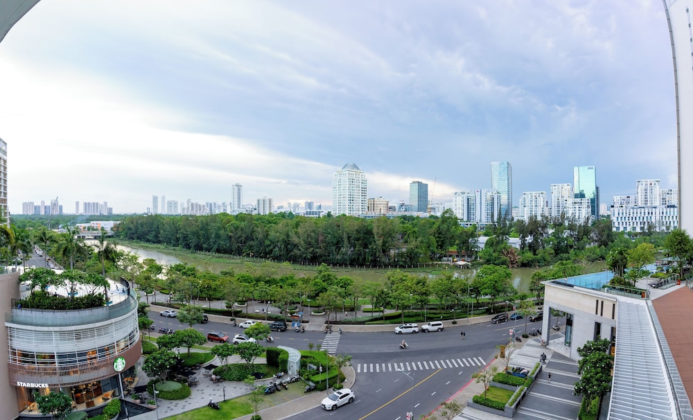 Midtown Premium Apartments