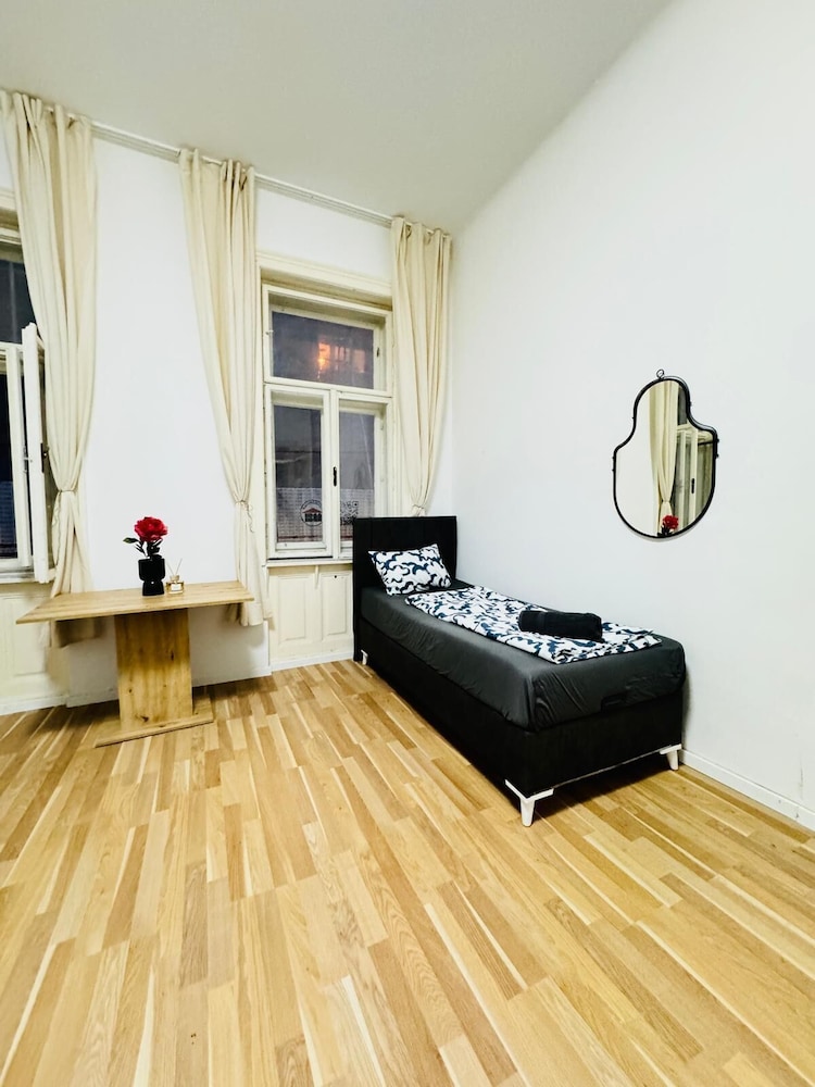 Stylish Contemporary Stay Stadthalle