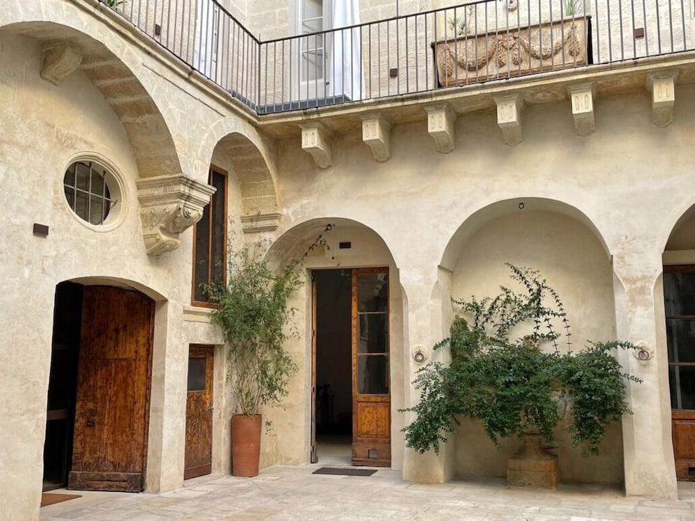 PALAZZO GARZIA - Dimora Storica