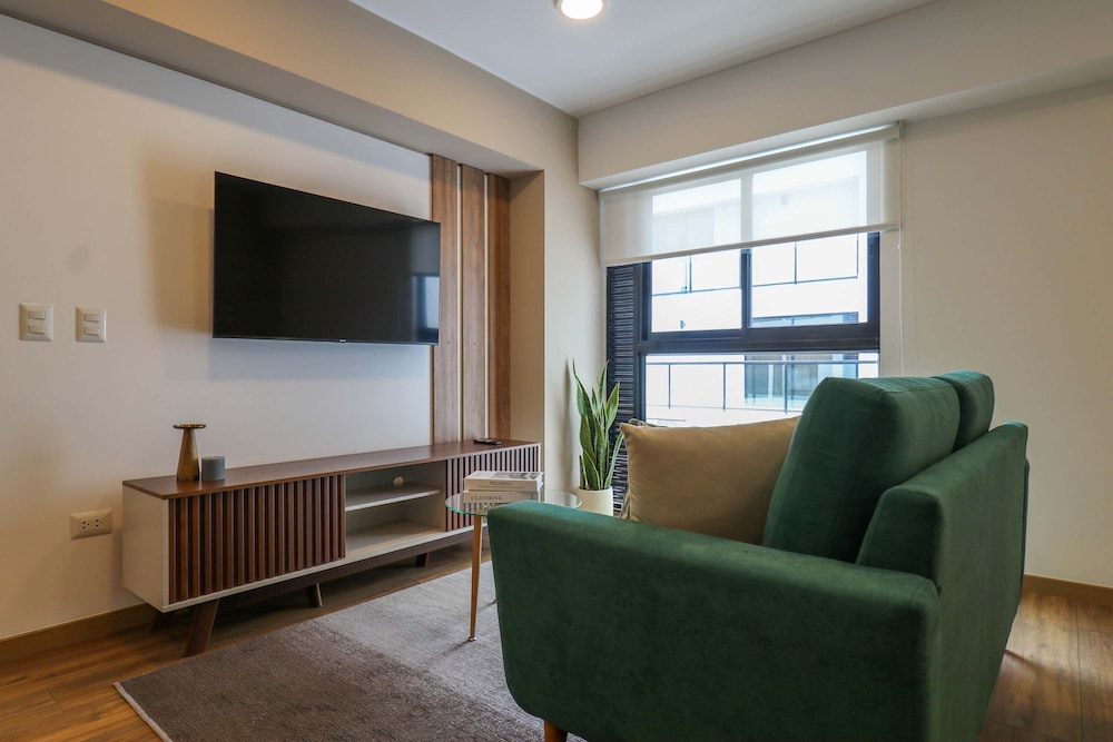 w Grandiose 2BR w Radiant Deco in Miraflores