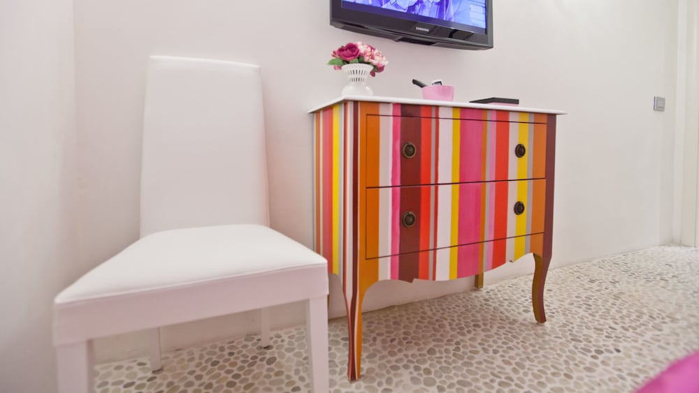 Rental In Rome Colour Colosseum Loft
