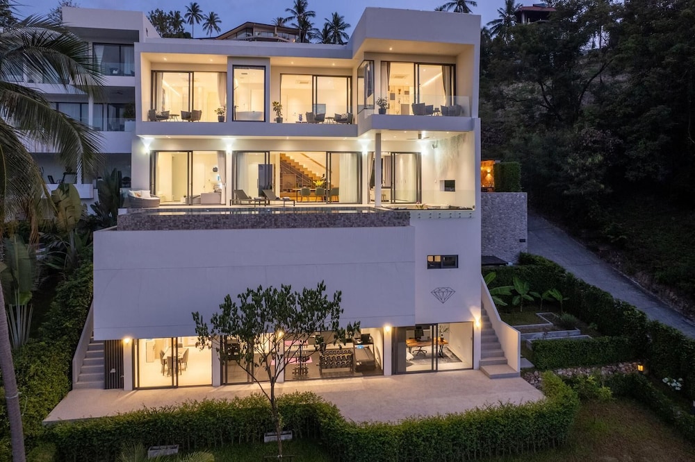 4 Bed SeaView Villa with Breakfast KBR32