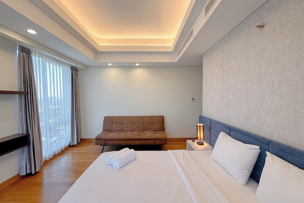 Spacious And Elegant 2Br At One East Penthouse & Residence Apartment