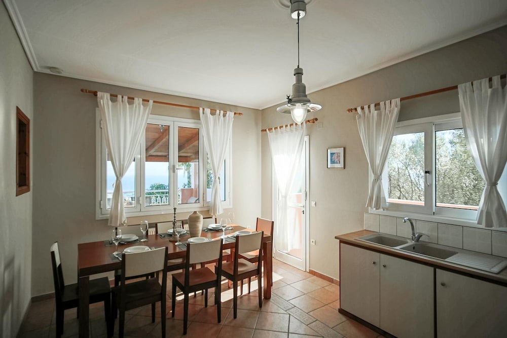 Villa Doreta in Koridallos