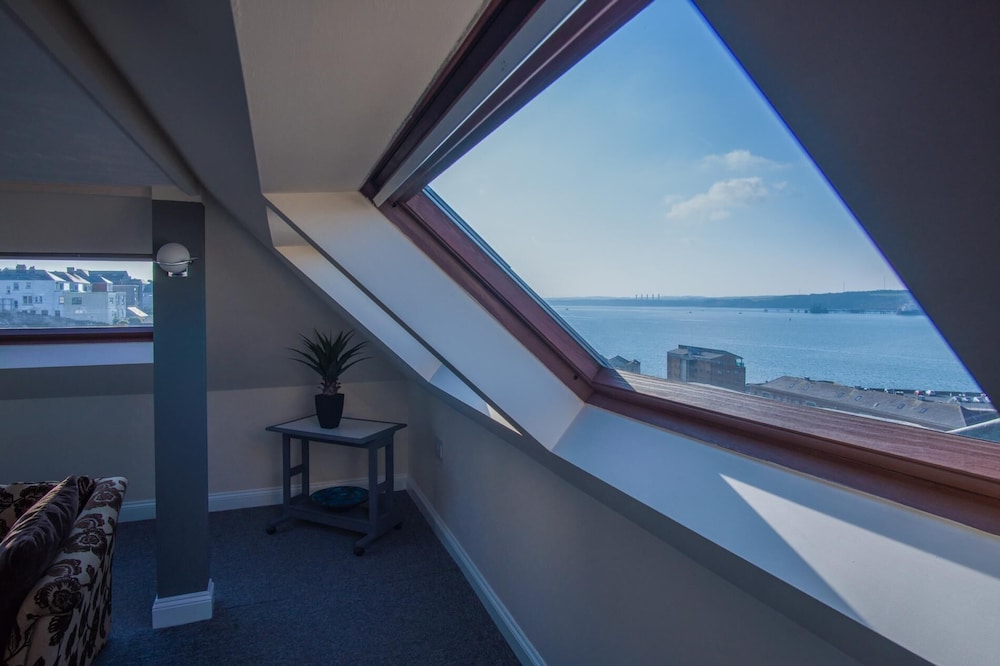 The Penthouse - 1 Bedroom Penthouse - Milford Haven