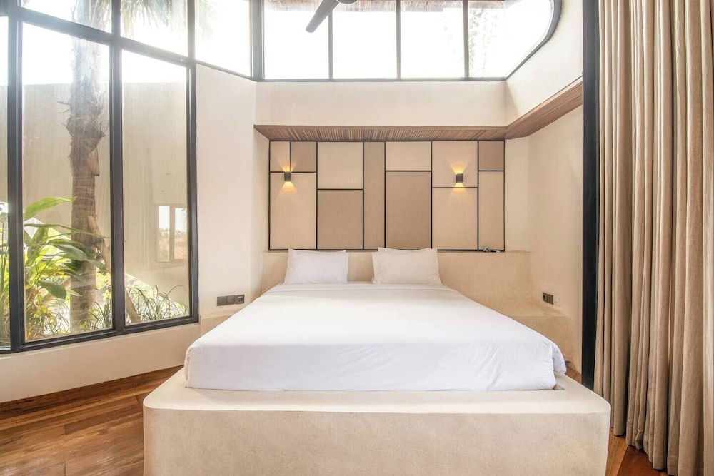 Modern 1-br Loft With Art Deco Vibe Shared Pool