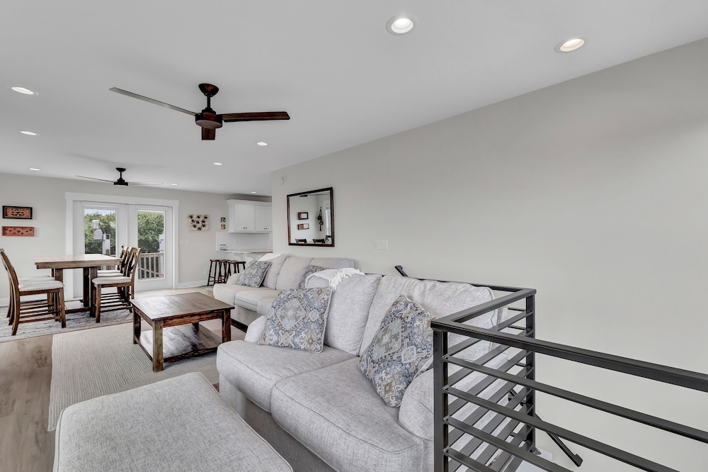 Oceanwatch Cottage by Topsail Realty