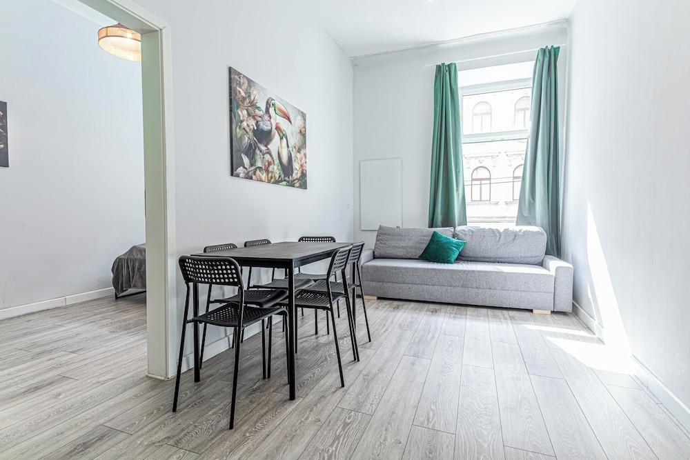 Cozy 2BR 1LR Apt Near Westbahnhof