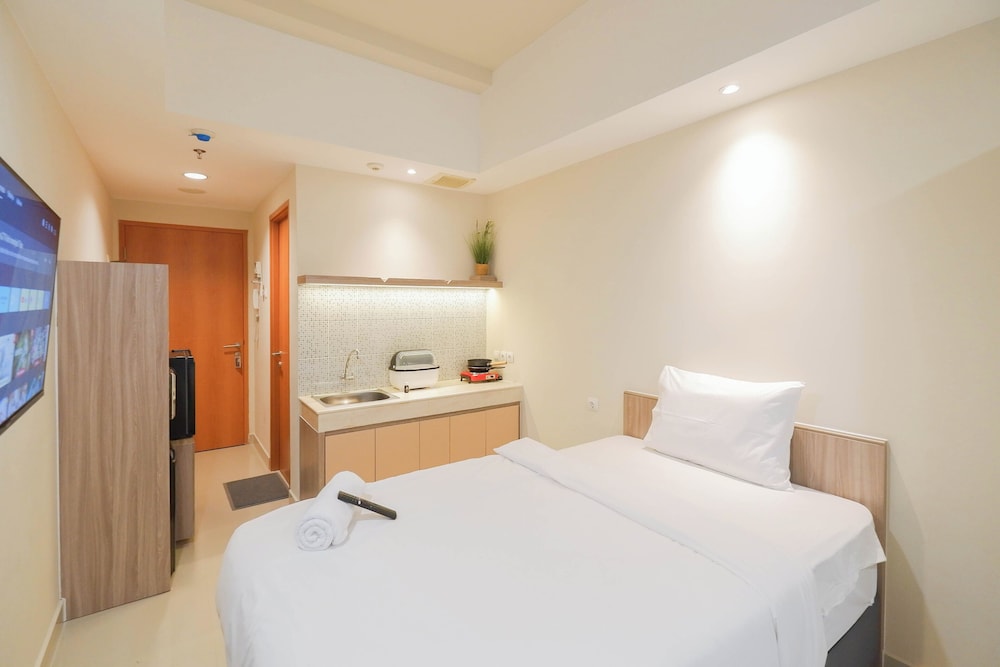 Simply And Homey Studio At Evenciio Margonda Apartment