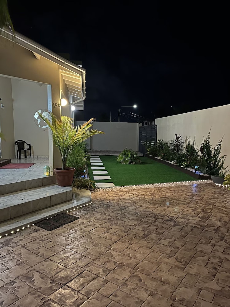 3 Bedroom Villa in Pos Chiquito Sun and Fun 5 Minute Walk to Beach