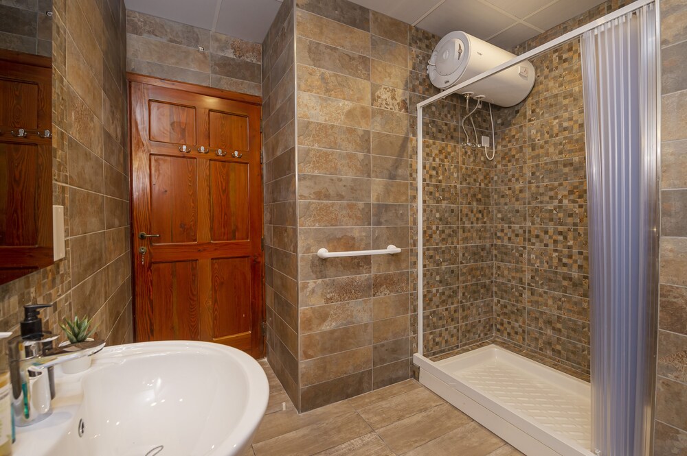 Mellieha Vacations - Summer Breeze Superior Apartment with Terrace by Getaways Malta - Property Image 11